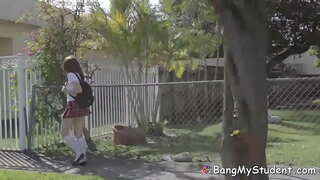 Mlada Djevica Propušta Nastavu, Da Трахнуть Svog Dečka