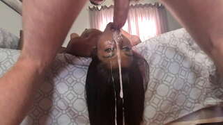 Desi fahişe baş aşağı facefuck