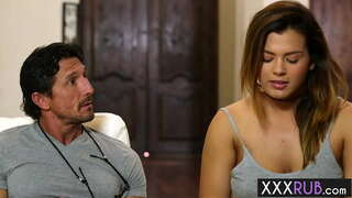 Babe Keisha Grey taitneamh a sucking coileach roimh hardcore fucking pussy