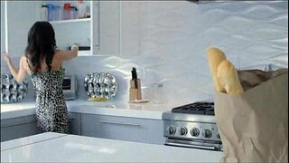 Boy Kir Jduru Fuq Mal-Mara Veronica Avluv