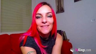 Я Сарита, и сделаю моему парню мастурбацию рукой / ногой, которую он не забудет ...