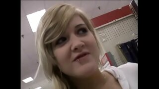 عوضی داغ را دوست دارد به طول می کشد بزرگ دیک در دهان او